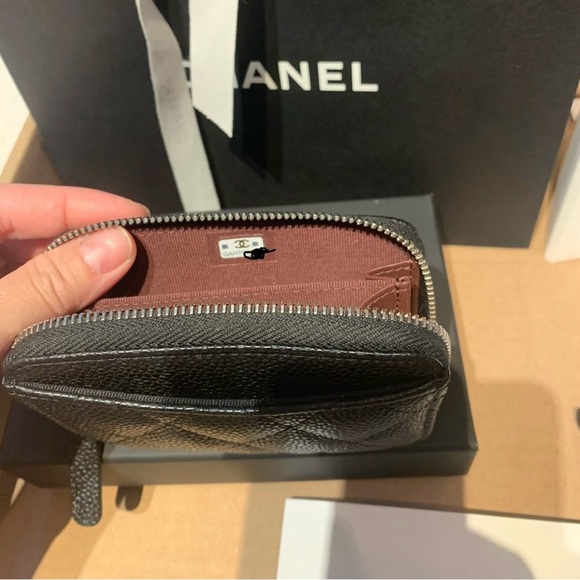 Chanel zipped card holder - Picture 8 of 8